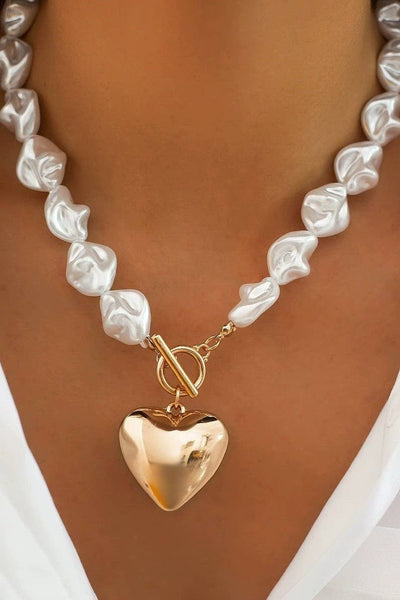 PEARL BEADED HEART CHARM TOGGLE NECKLACE: GOLD