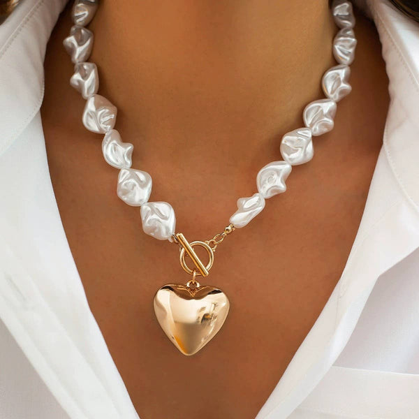 PEARL BEADED HEART CHARM TOGGLE NECKLACE: GOLD