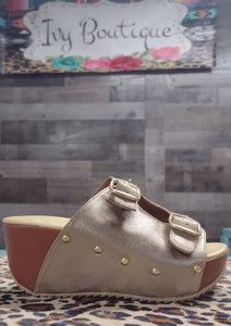 Metallic Leather Wedge - Gold