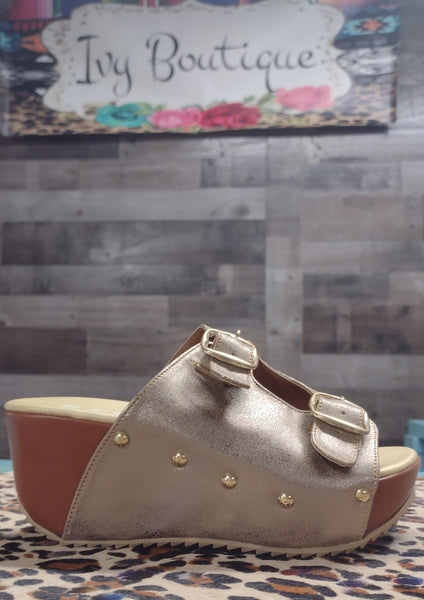 Metallic Leather Wedge - Gold